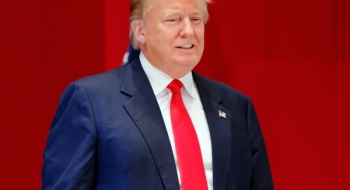 Todas as alternativas estão sobre a mesa, diz Trump sobre míssil norte-coreano